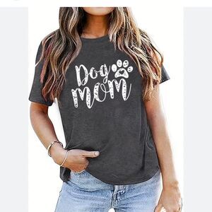 Gray top women’s size 3 XL short sleeve mom dogs